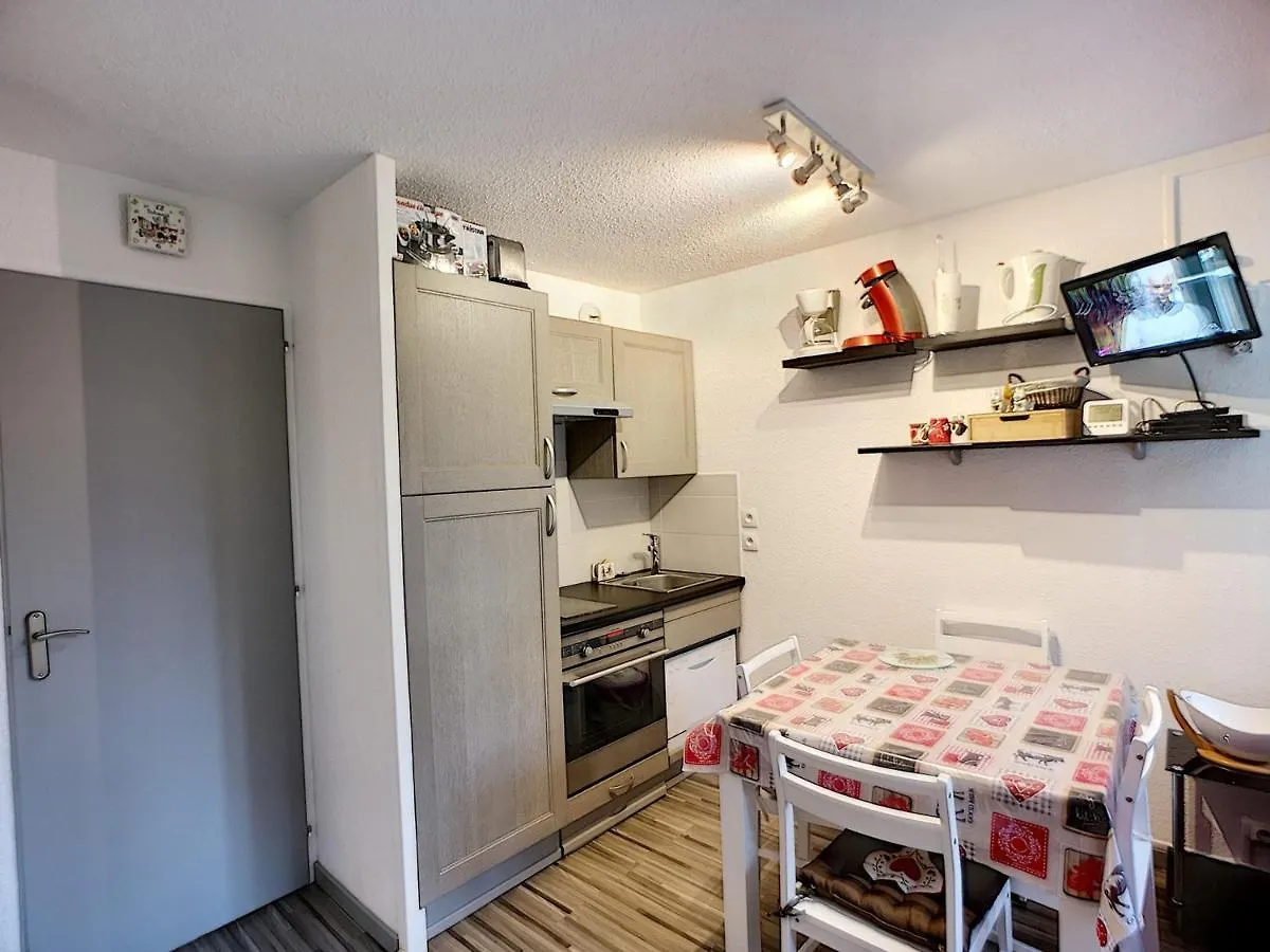 Studio Cabine Renove Pour 4 Pers Avec Balcon, Parking Et Wifi, Proche Pistes Et Commerces - Les Menuires - Fr-1-178-290 Saint-Martin-de-Belleville Apartment